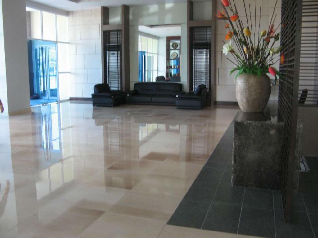 La Mirada Residence , Large 1 Bedroom Condo, Beaches , 3 Pools, Ocean Views, Fast Wifi, Netflix, Breakfast Included Lapu-Lapu City Bilik gambar