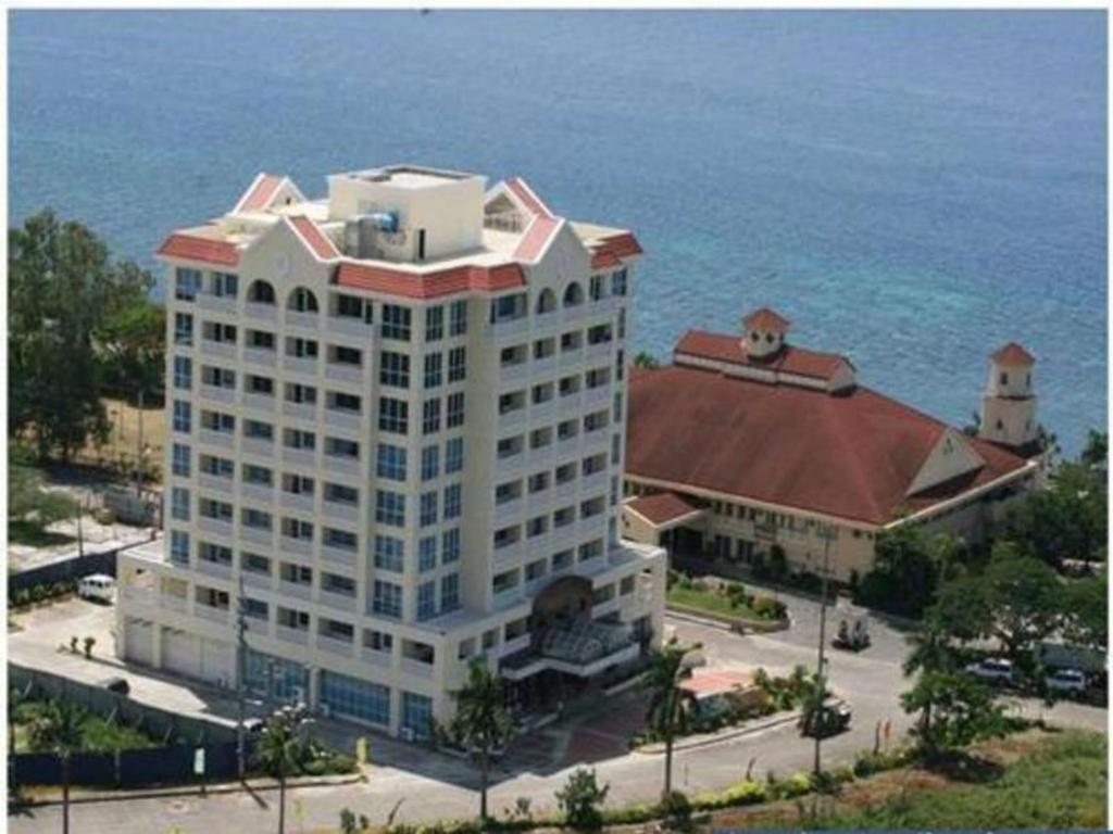 La Mirada Residence , Large 1 Bedroom Condo, Beaches , 3 Pools, Ocean Views, Fast Wifi, Netflix, Breakfast Included Lapu-Lapu City Bilik gambar