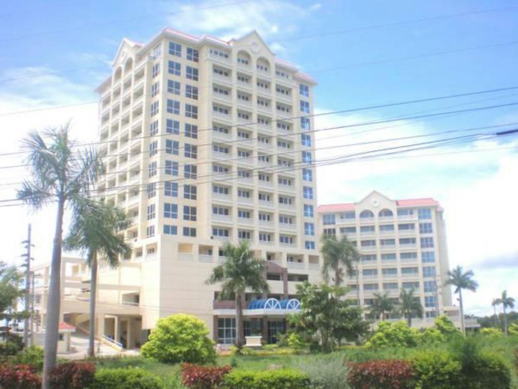La Mirada Residence , Large 1 Bedroom Condo, Beaches , 3 Pools, Ocean Views, Fast Wifi, Netflix, Breakfast Included Lapu-Lapu City Bilik gambar